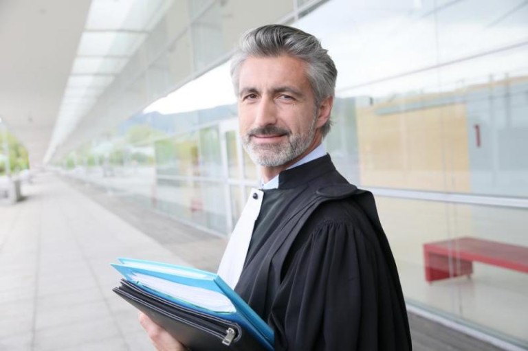 Victime de harcèlement : comment un avocat à Chartres peut vous aider